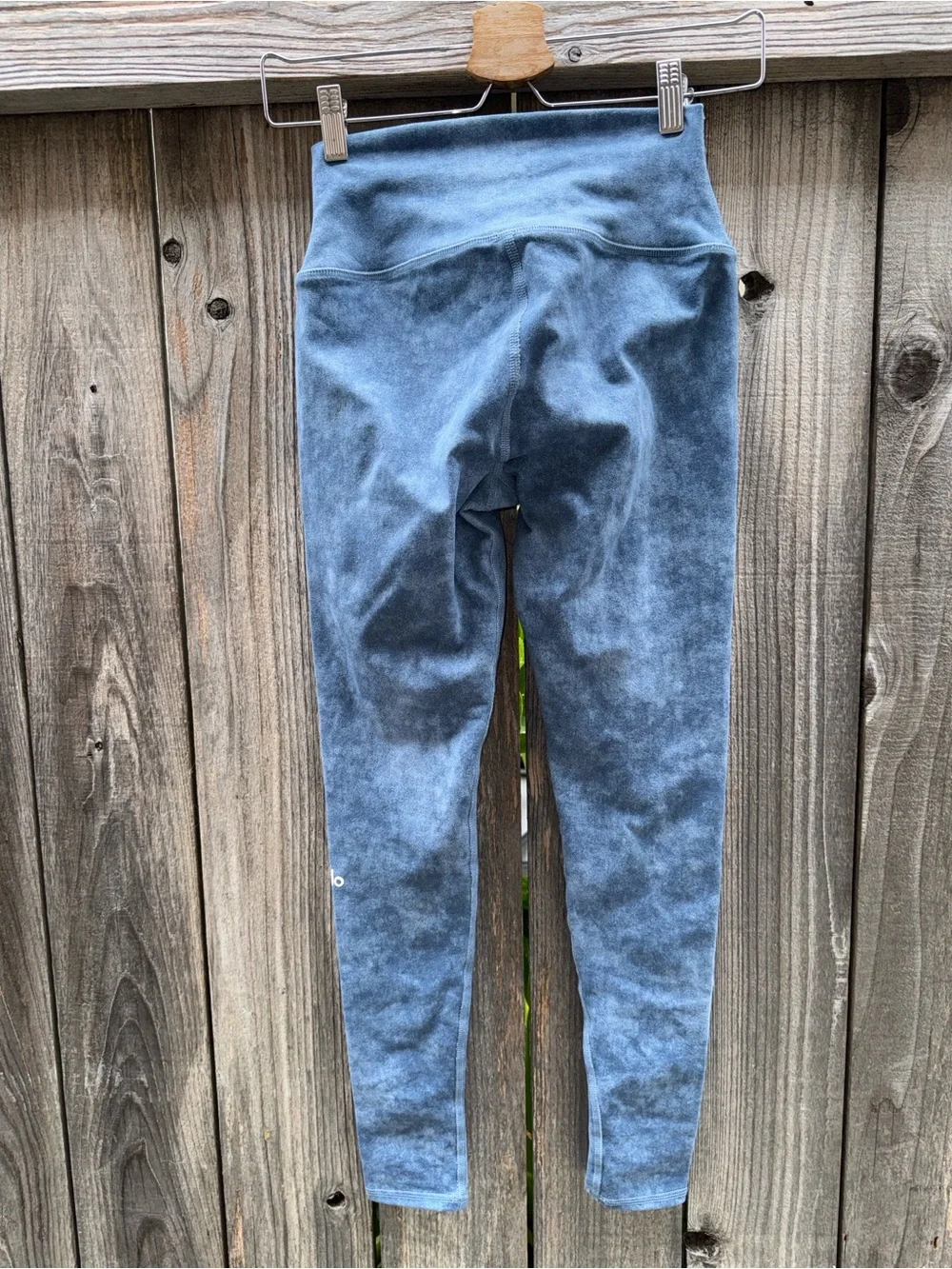 ALO Yoga High-Waist Airbrush Legging (Denim Blue) Size XS